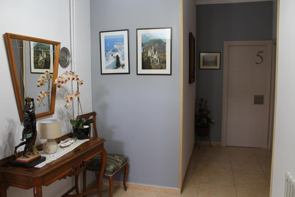Hostal Montserrat Tona Εξωτερικό φωτογραφία