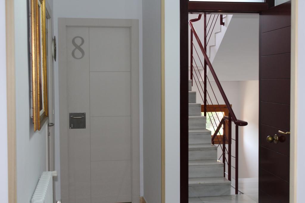 Hostal Montserrat Tona Εξωτερικό φωτογραφία